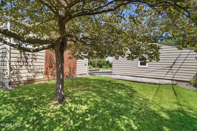4221 Rugby Drive, Toledo, OH 43614