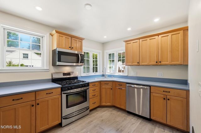 4221 Rugby Drive, Toledo, OH 43614