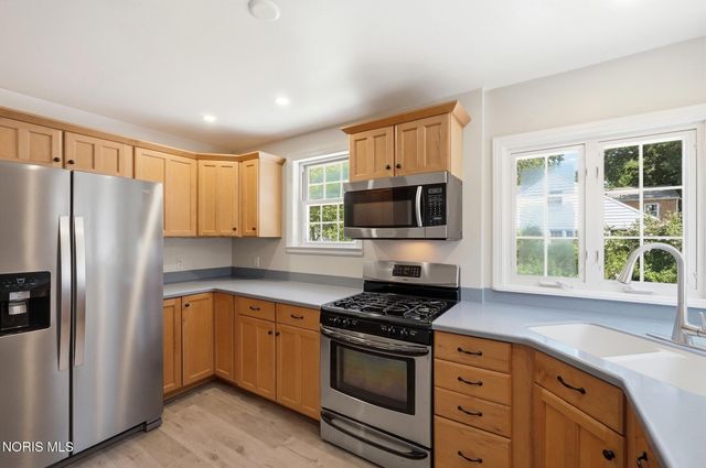 4221 Rugby Drive, Toledo, OH 43614