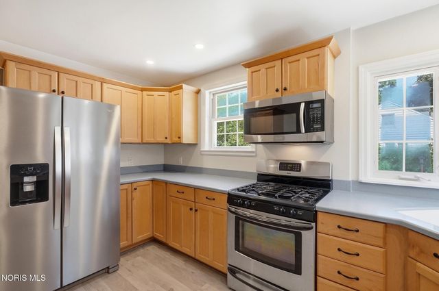 4221 Rugby Drive, Toledo, OH 43614