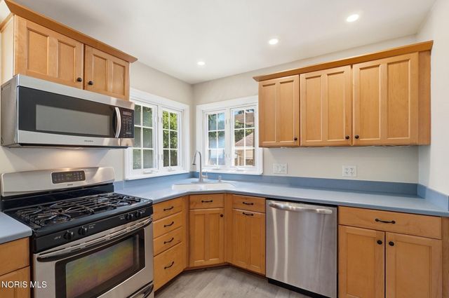 4221 Rugby Drive, Toledo, OH 43614