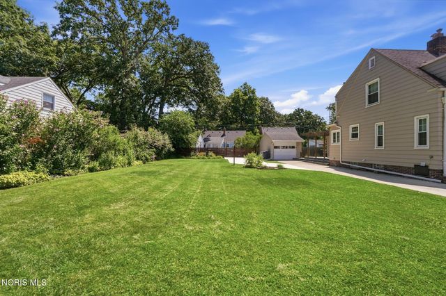 4221 Rugby Drive, Toledo, OH 43614