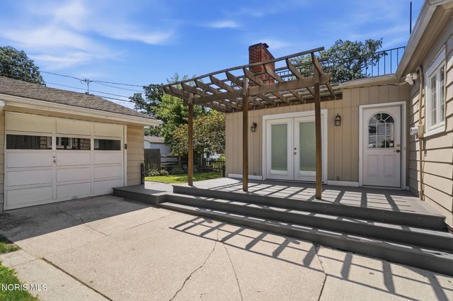 4221 Rugby Drive, Toledo, OH 43614
