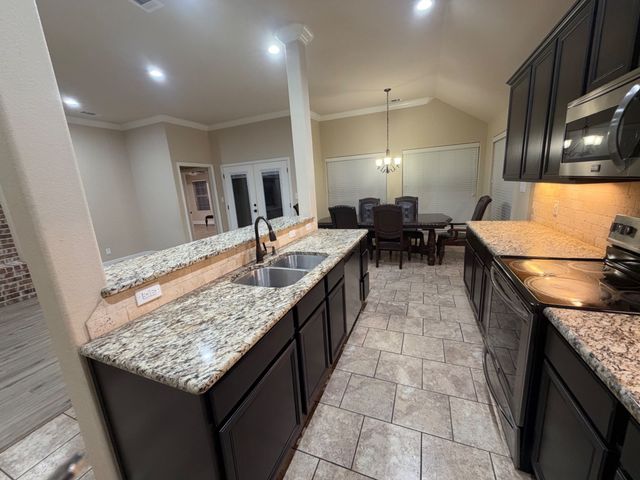 2811 S Lillis Lane, Denison, TX 75020