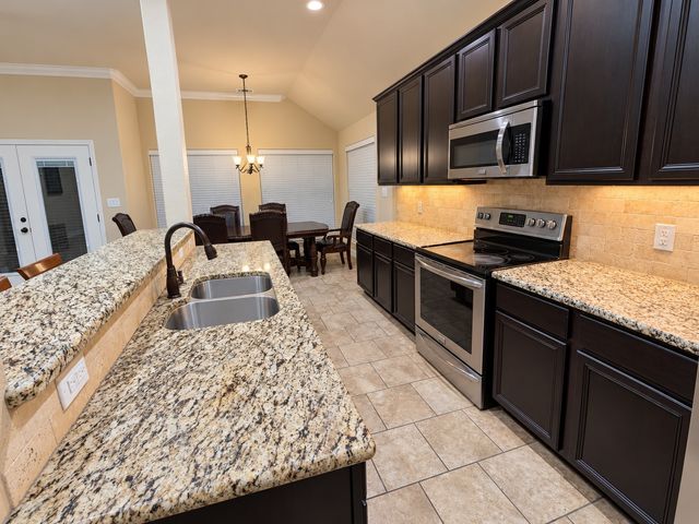 2811 S Lillis Lane, Denison, TX 75020