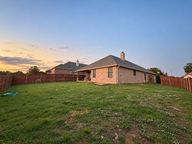 2811 S Lillis Lane, Denison, TX 75020