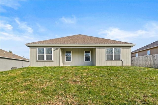 21814 Franklin Street, Spring Hill, KS 66083