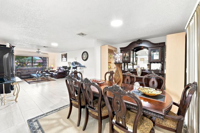 4863 Dovewood Terrace, Boynton Beach, FL 33436