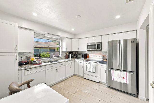 4863 Dovewood Terrace, Boynton Beach, FL 33436