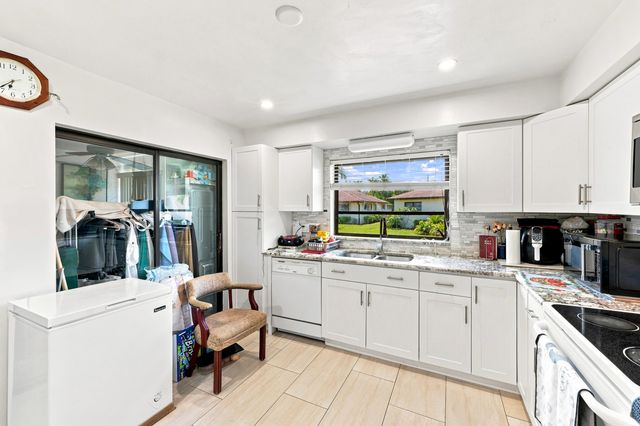 4863 Dovewood Terrace, Boynton Beach, FL 33436