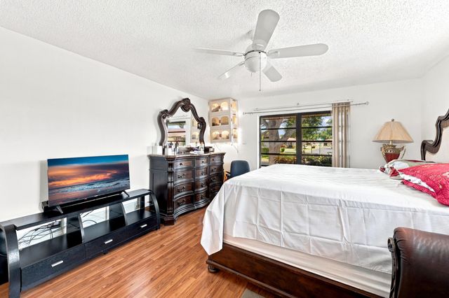 4863 Dovewood Terrace, Boynton Beach, FL 33436