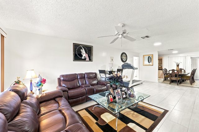 4863 Dovewood Terrace, Boynton Beach, FL 33436