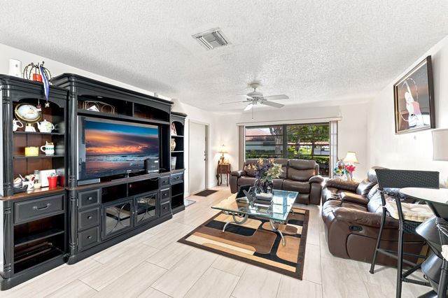 4863 Dovewood Terrace, Boynton Beach, FL 33436