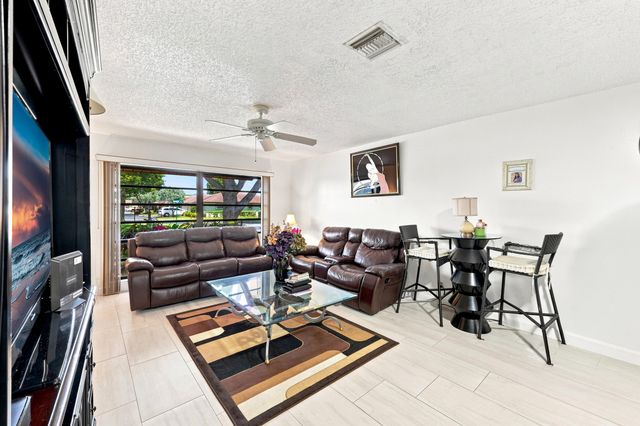 4863 Dovewood Terrace, Boynton Beach, FL 33436