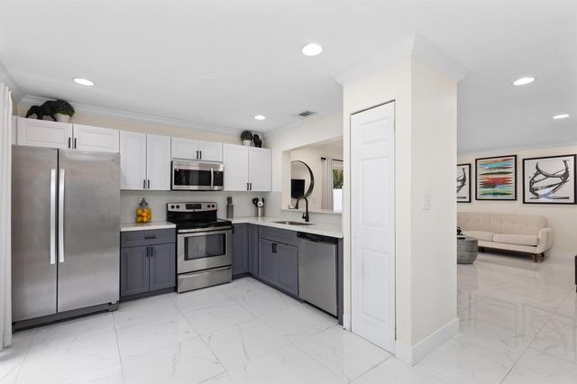 5799 WOODLAND POINT Drive, Tamarac, FL 33319