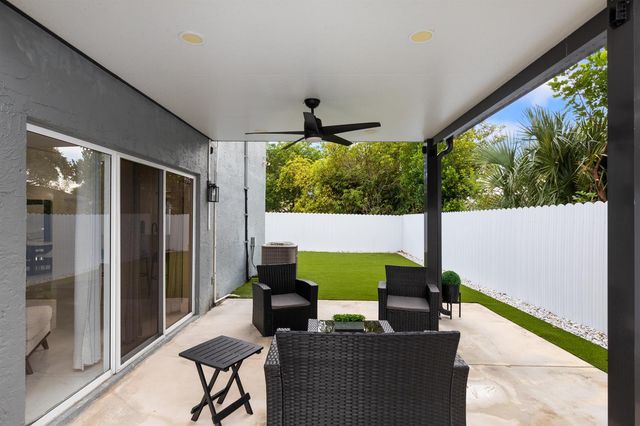 5799 WOODLAND POINT Drive, Tamarac, FL 33319