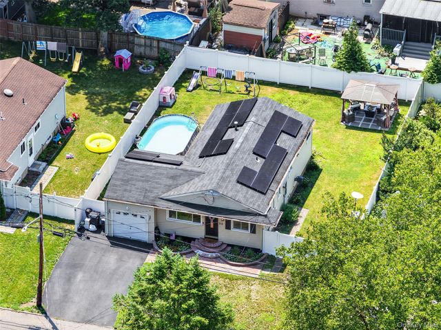 50 Lantern Street, Huntington, NY 11743