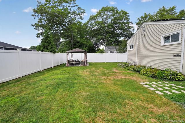 50 Lantern Street, Huntington, NY 11743