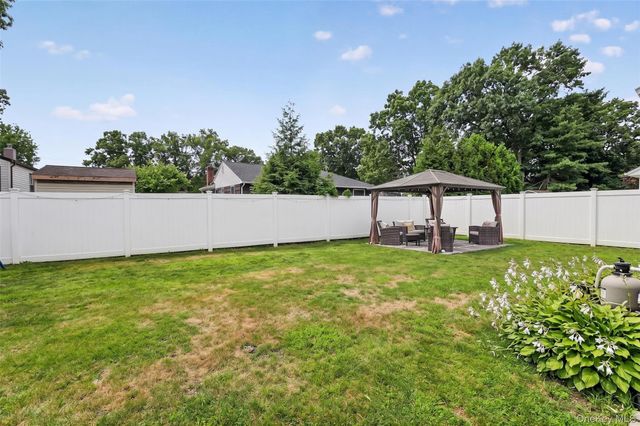 50 Lantern Street, Huntington, NY 11743