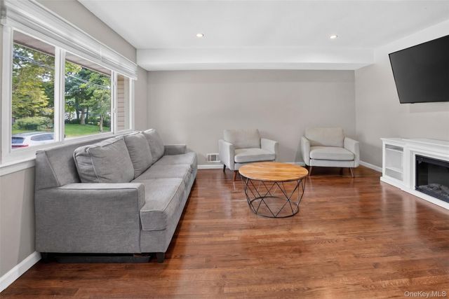50 Lantern Street, Huntington, NY 11743