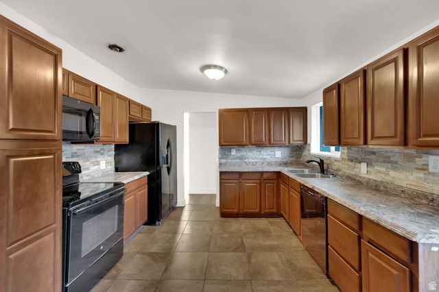 360 E 400 N, Centerville, UT 84014