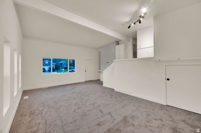 360 E 400 N, Centerville, UT 84014