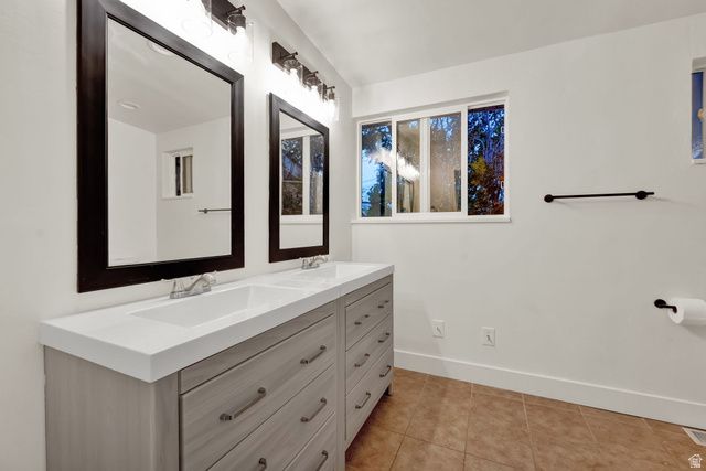 360 E 400 N, Centerville, UT 84014