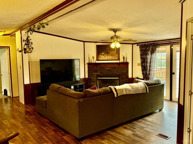 6223 Joppa Mill Rd, Moneta, VA 24121