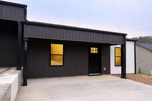 285/287 Scenic Avenue, Campobello, SC 29322