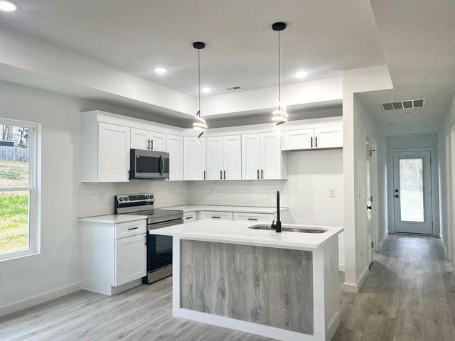 285/287 Scenic Avenue, Campobello, SC 29322