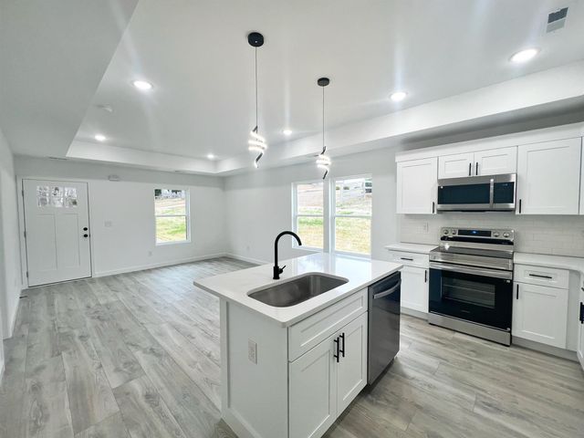 285/287 Scenic Avenue, Campobello, SC 29322