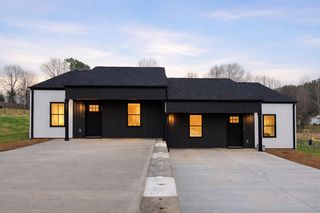 285/287 Scenic Avenue, Campobello, SC 29322