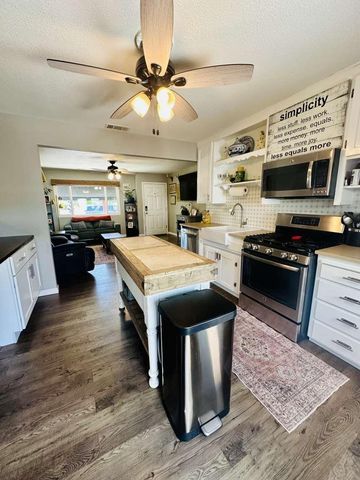 822 N Acacia Ave, Ripon, CA 95366