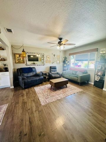 822 N Acacia Ave, Ripon, CA 95366