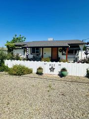 822 N Acacia Ave, Ripon, CA 95366