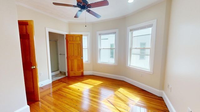 200 Hyde Park Ave 3, Boston, MA 02130
