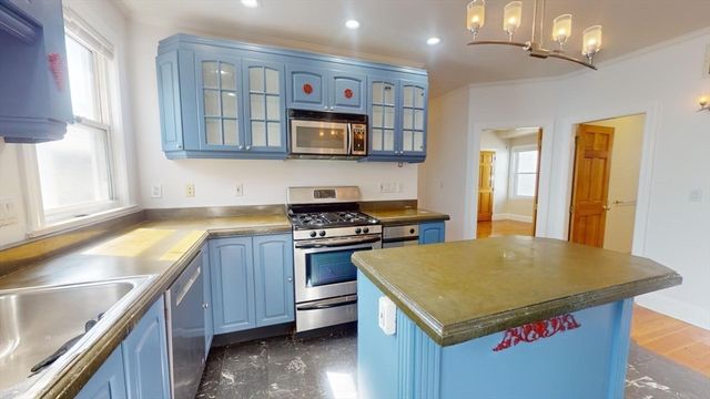 200 Hyde Park Ave 3, Boston, MA 02130