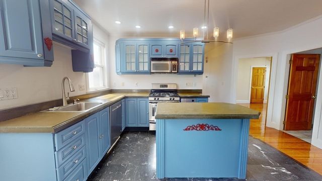 200 Hyde Park Ave 3, Boston, MA 02130