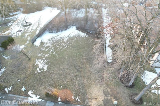 28819 Lahser Road, Southfield, MI 48034