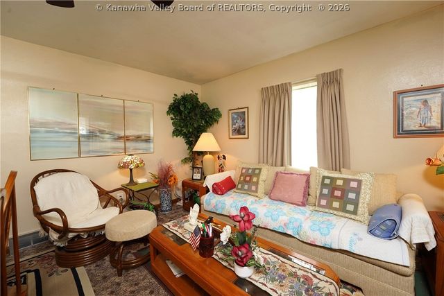 2153 Cleveland Avenue, St Albans, WV 25177