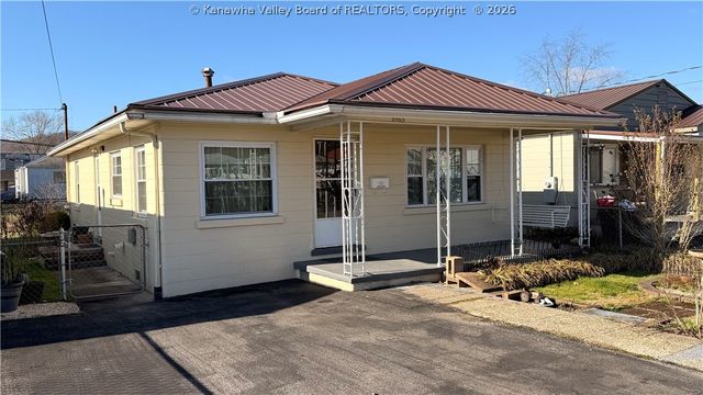 2153 Cleveland Avenue, St Albans, WV 25177