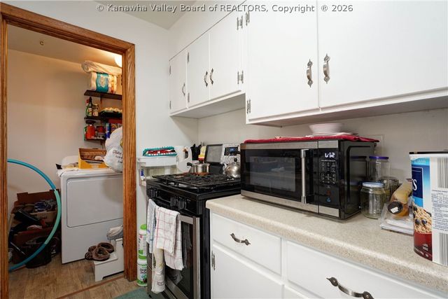 2153 Cleveland Avenue, St Albans, WV 25177