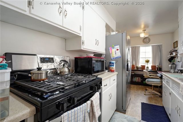 2153 Cleveland Avenue, St Albans, WV 25177