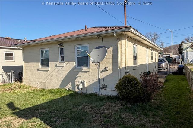 2153 Cleveland Avenue, St Albans, WV 25177