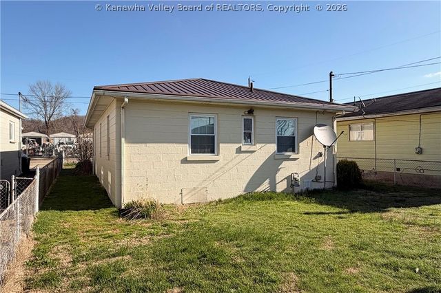 2153 Cleveland Avenue, St Albans, WV 25177