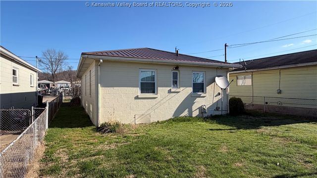 2153 Cleveland Avenue, St Albans, WV 25177