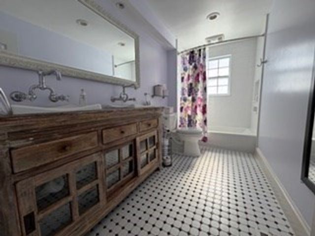 23 Floyd St, Billerica, MA 01821