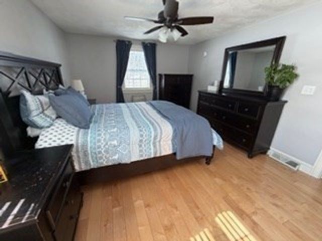 23 Floyd St, Billerica, MA 01821