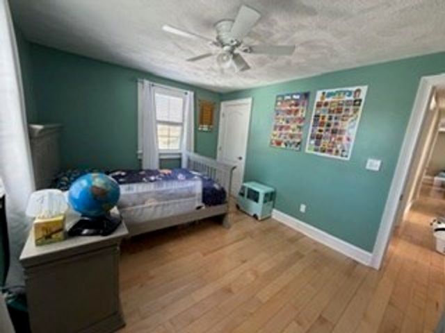 23 Floyd St, Billerica, MA 01821