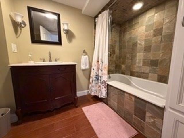 23 Floyd St, Billerica, MA 01821